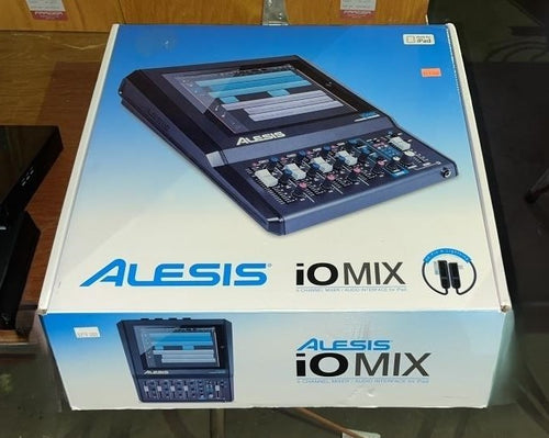 Alesis iO Mix 4-Channel Interface with iPad Mount – photo 1 of 2