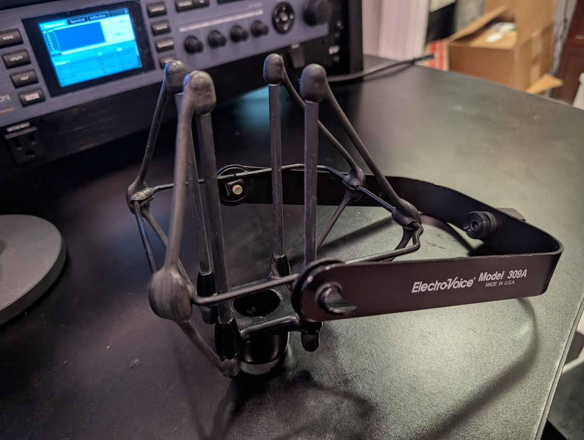 Electro-Voice 309A Shock Mount – photo 3 of 4