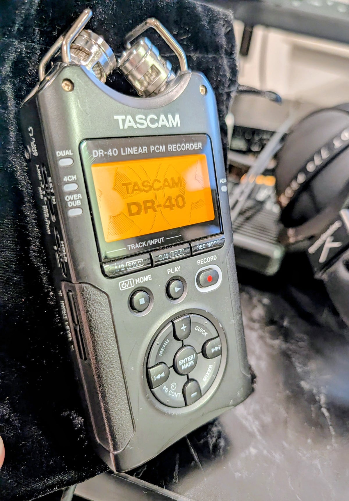 TASCAM DR-40 Field Recorder – photo 1 of 3