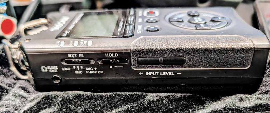 TASCAM DR-40 Field Recorder – photo 2 of 3